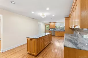 72 Lake End Rd, Merrick, NY 11566 - Photo 12