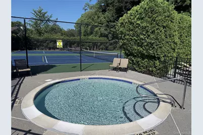 611 Pondside Drive, White Plains, NY 10607 - Photo 28