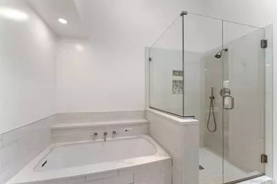 611 Pondside Drive, White Plains, NY 10607 - Photo 14
