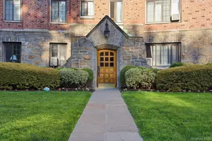 914 Wynnewood Rd, Pelham, NY 10803 - Photo 2