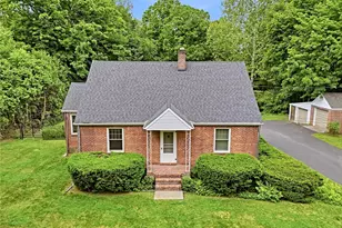 28 Kent Rd, Wappingers Falls, NY 12590 - Photo 2