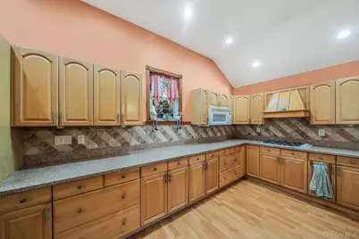 3 Curtis Drive, Sound Beach, NY 11789 - Photo 16