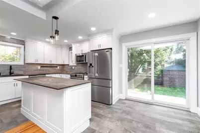 89 Trafalgar Square, Lynbrook, NY 11563 - Photo 16