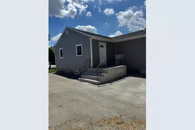 5 Remsen Street, Copiague, NY 11726 - Photo 4