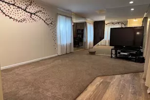 836 Skyline Dr, Coram, NY 11727 - Photo 20