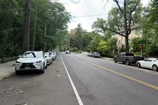 43-25 Douglaston Pkwy, Douglaston, NY 11363 - Photo 16