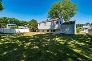 9 Johnson Pl, Lindenhurst, NY 11757 - Photo 14