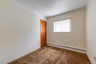9 Johnson Pl, Lindenhurst, NY 11757 - Photo 10
