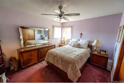 9 Johnson Place, Lindenhurst, NY 11757 - Photo 8