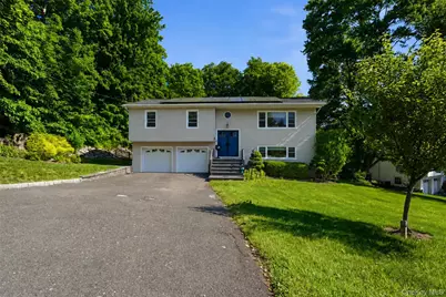 55 Carolina Drive, New City, NY 10956 - Photo 2
