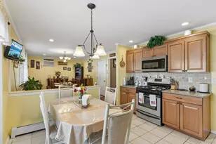 15 Chardonnay Dr, Coram, NY 11727 - Photo 8