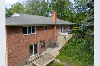 1341 Pelhamdale Avenue, Pelham, NY 10803 - Photo 22
