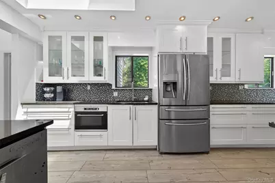 194 S Mountain Road, New City, NY 10956 - Photo 12