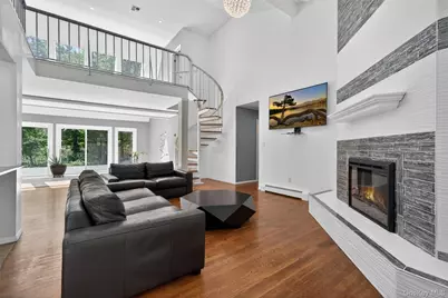 194 S Mountain Road, New City, NY 10956 - Photo 8