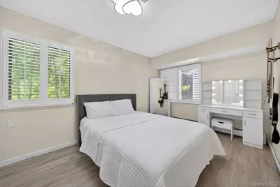 194 S Mountain Road, New City, NY 10956 - Photo 28