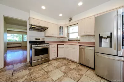 567 Oxford Road, Cedarhurst, NY 11516 - Photo 8