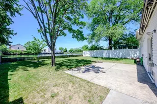 567 Oxford Rd, Cedarhurst, NY 11516 - Photo 18