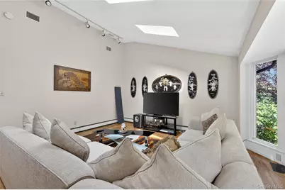 3145 Hewlett Avenue, Merrick, NY 11566 - Photo 12