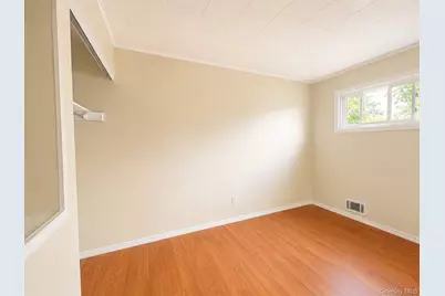 1327 Brooklyn Boulevard, Bay Shore, NY 11706 - Photo 10