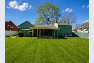 1327 Brooklyn Boulevard, Bay Shore, NY 11706 - Photo 26