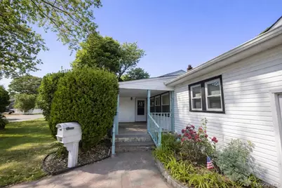 1327 Brooklyn Boulevard, Bay Shore, NY 11706 - Photo 28