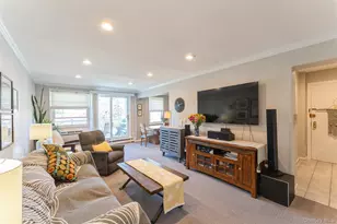 61 Maine Ave, Rockville Centre, NY 11570 - Photo 2
