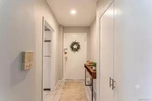 61 Maine Ave, Rockville Centre, NY 11570 - Photo 2