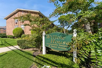 61 Maine Avenue #D14, Rockville Centre, NY 11570 - Photo 1