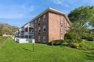 61 Maine Ave, Rockville Centre, NY 11570 - Photo 22