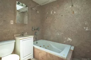 112-05 103rd Ave, Richmond Hill, NY 11419 - Photo 22