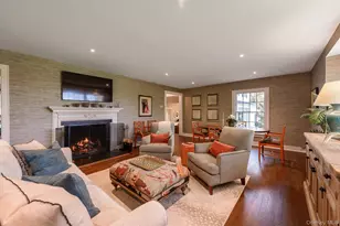 4 September Ln, Glen Cove, NY 11542 - Photo 6
