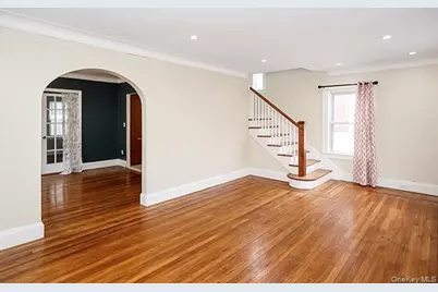 194 Holly Avenue, Hempstead, NY 11550 - Photo 6
