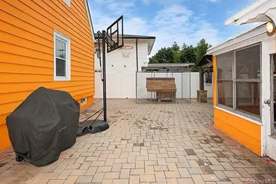 194 Holly Avenue, Hempstead, NY 11550 - Photo 30