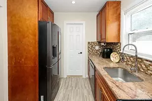 194 Holly Ave, Hempstead, NY 11550 - Photo 12