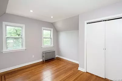 194 Holly Avenue, Hempstead, NY 11550 - Photo 22