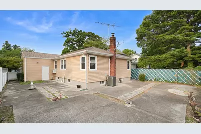 54 E Maujer Street, Valley Stream, NY 11580 - Photo 22
