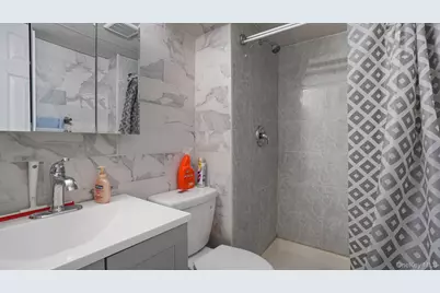 54 E Maujer Street, Valley Stream, NY 11580 - Photo 20