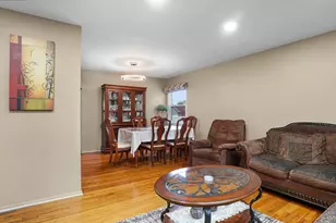 54 E Maujer St, Valley Stream, NY 11580 - Photo 6