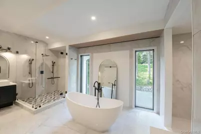 28 Rolling Hill Road, Old Westbury, NY 11568 - Photo 18