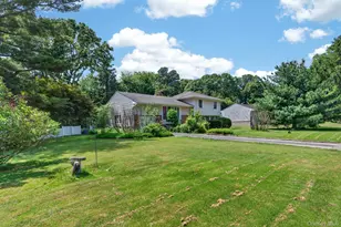 14 Mark Dr, Smithtown, NY 11787 - Photo 2