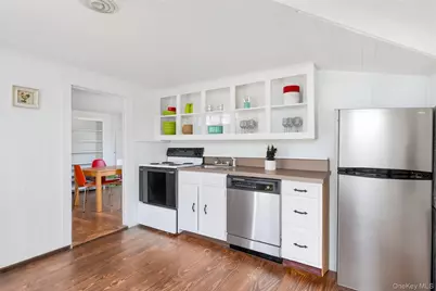 98 Powell Avenue, Southampton, NY 11968 - Photo 18