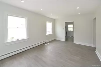 7 Pioneer Avenue, Suffern, NY 10901 - Photo 8