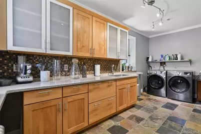 5612 Delafield Avenue, Bronx, NY 10471 - Photo 22