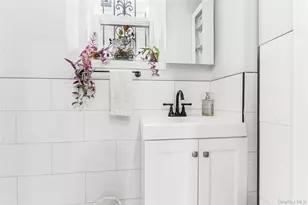138-24 95th Ave, Jamaica, NY 11435 - Photo 18
