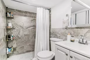 138-24 95th Ave, Jamaica, NY 11435 - Photo 36
