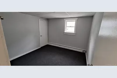 598 N Quaker Lane #1, Hyde Park, NY 12538 - Photo 4