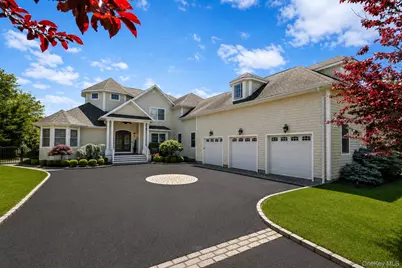 65 W Bayberry Road, Islip, NY 11751 - Photo 8
