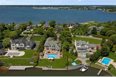 65 W Bayberry Road, Islip, NY 11751 - Photo 2