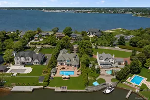 65 W Bayberry Rd, Islip, NY 11751 - Photo 2