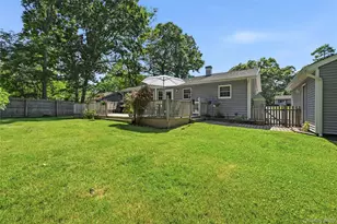 480 Sleepy Hollow Dr, Shirley, NY 11967 - Photo 30